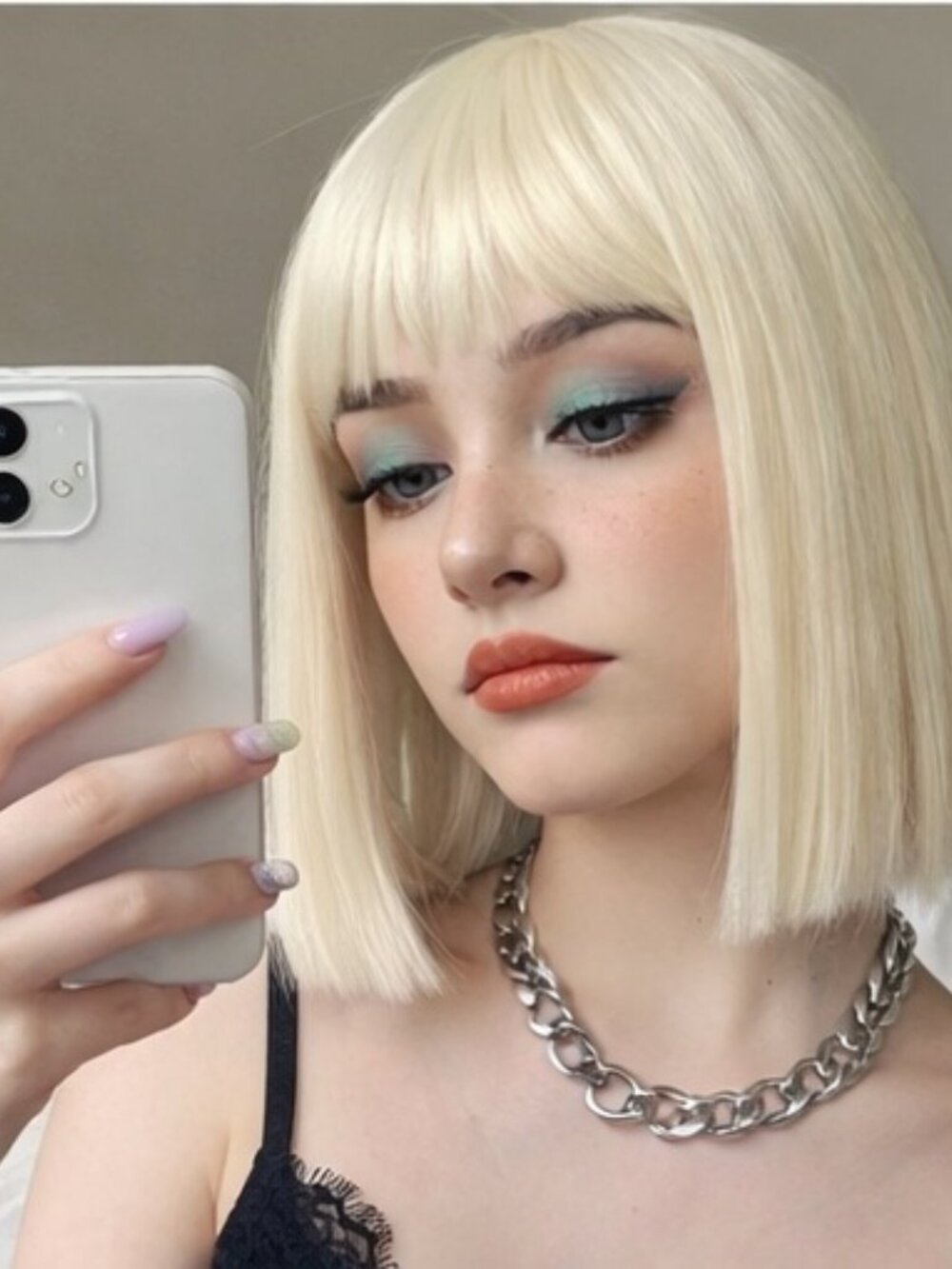 Short Bob Wig with Bangs Platinum Blonde Straight Synthetic Costume Daily Wear
